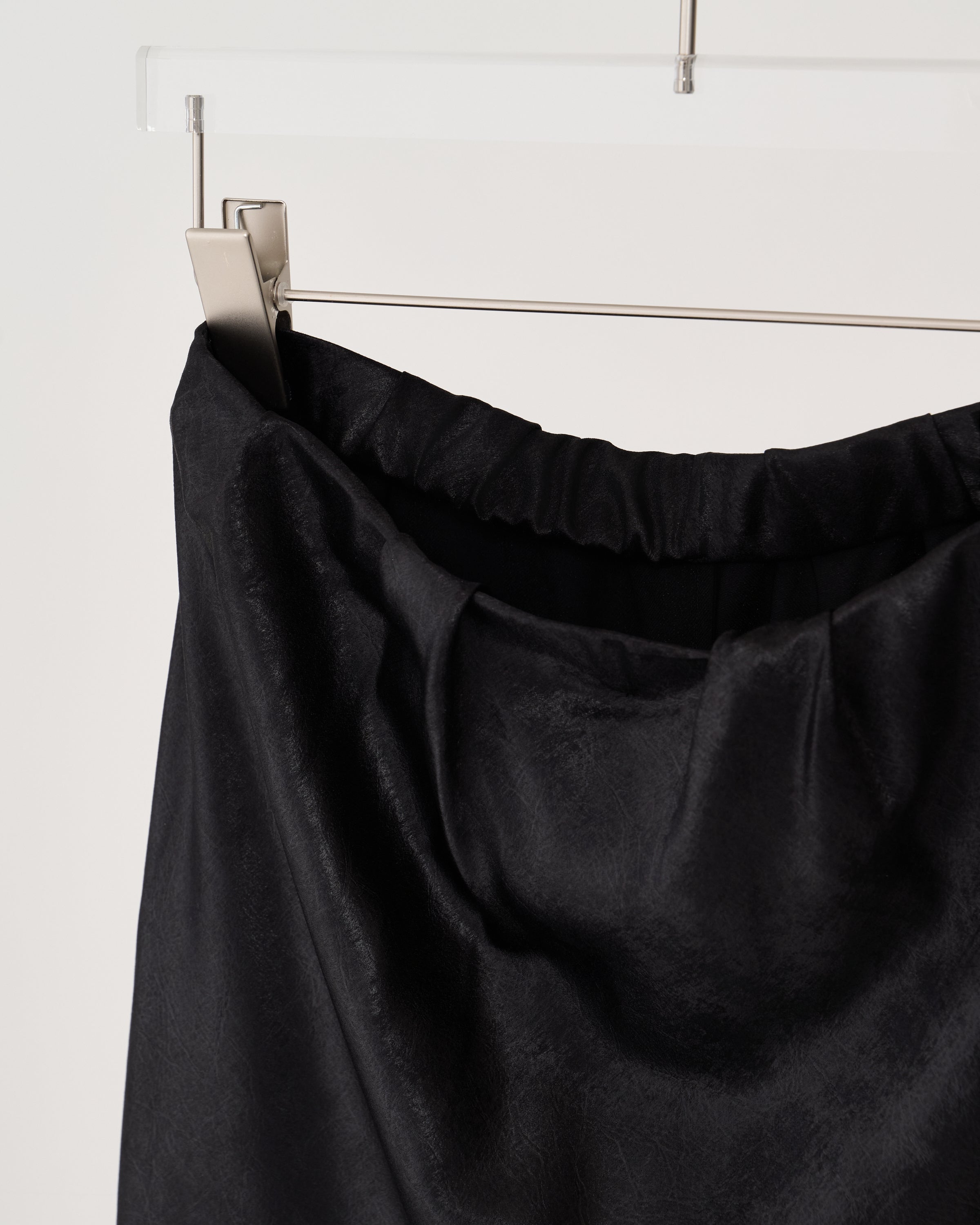 Drapey long skirt / Black