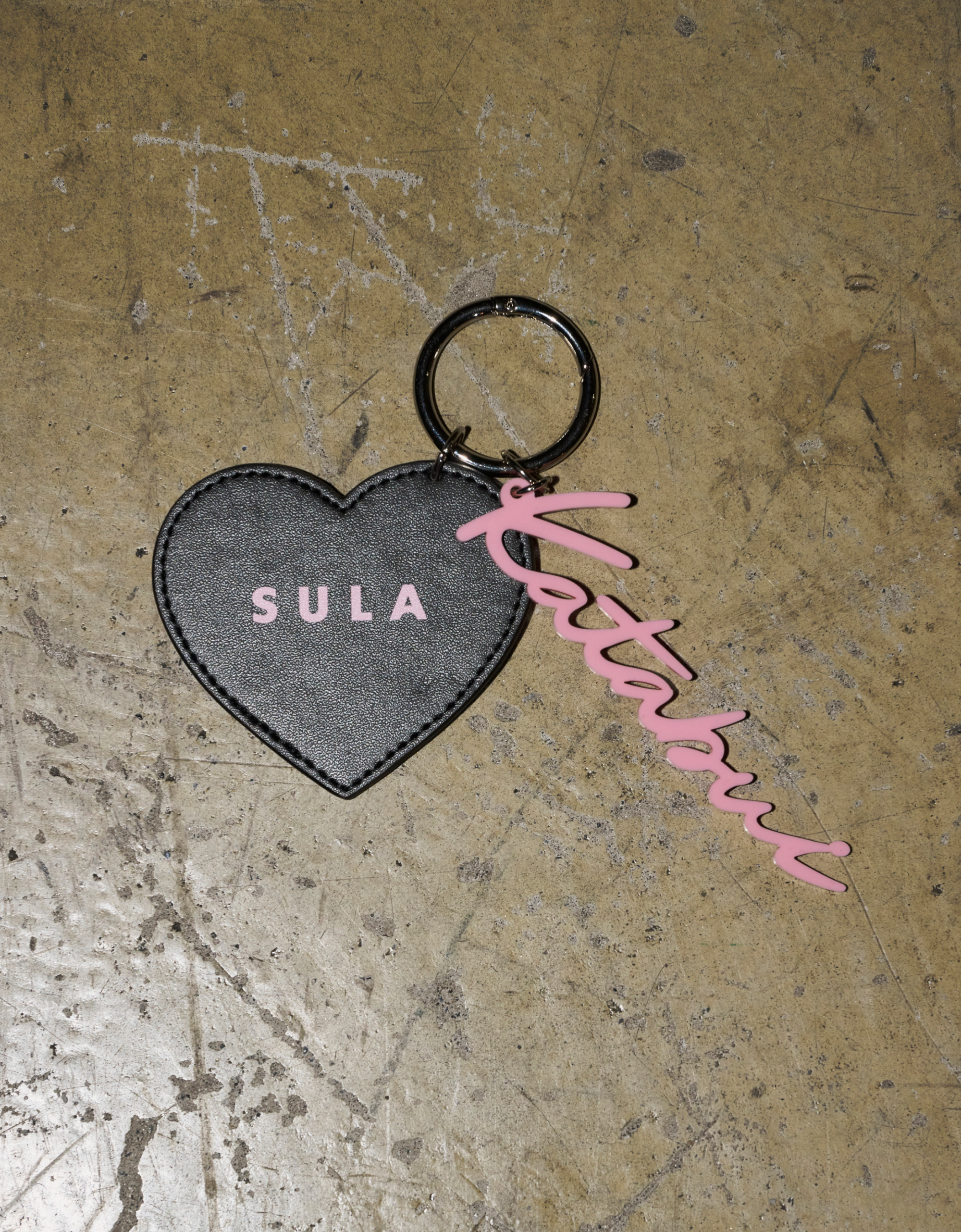 若者に人気のブランド Katabui mirror charm / Heart black | SULA アイドル