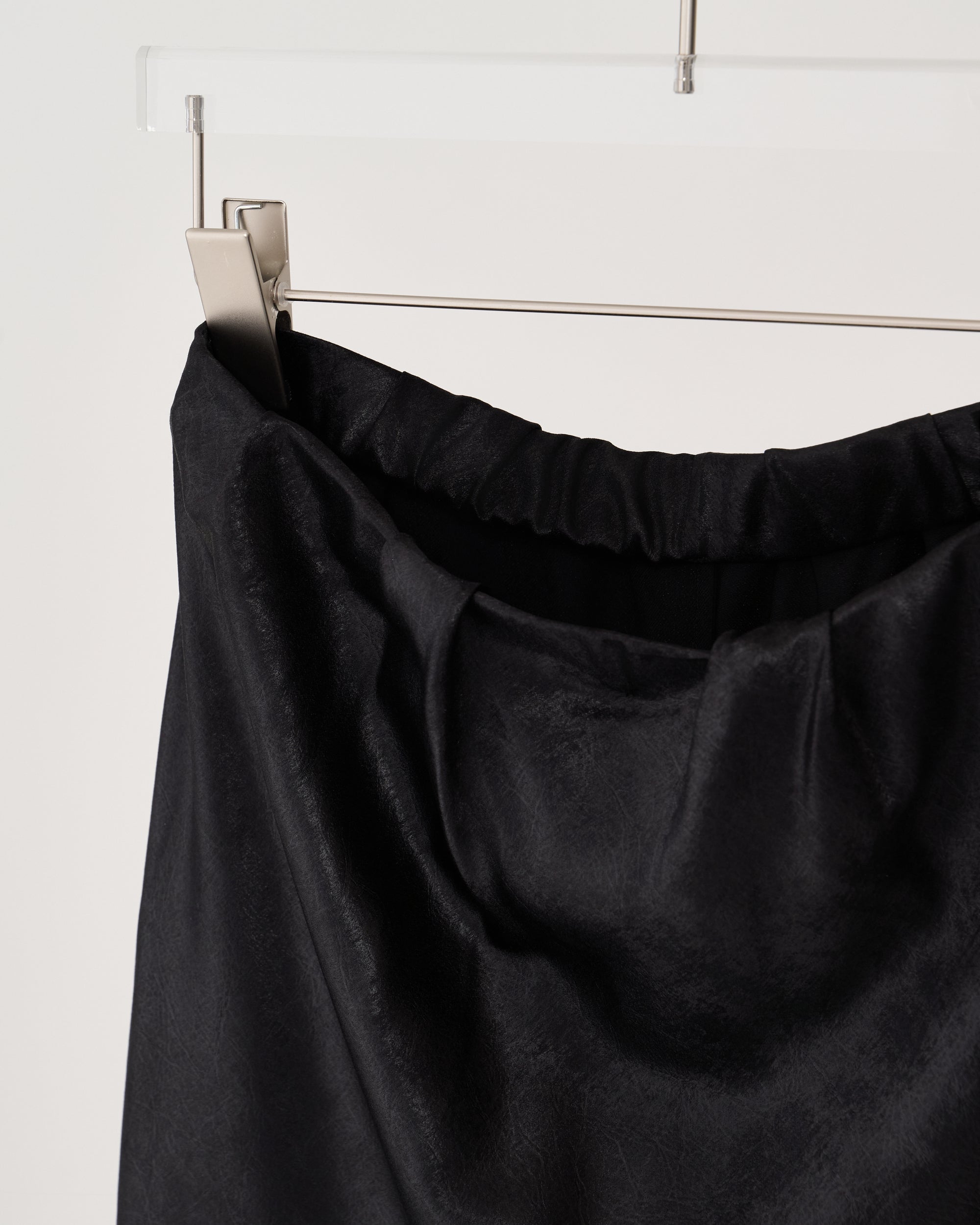 Drapey long skirt / Black