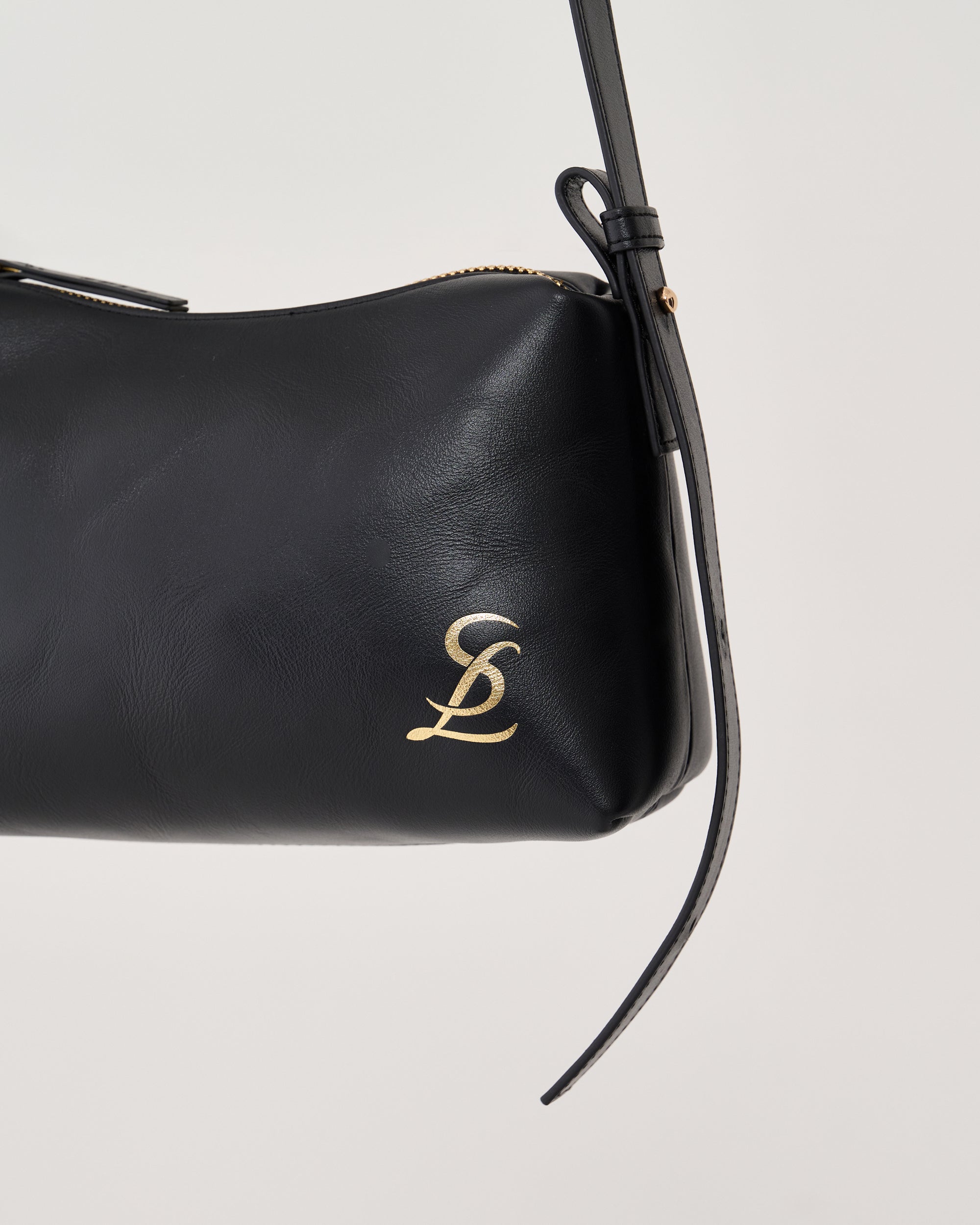 Curve leather bag