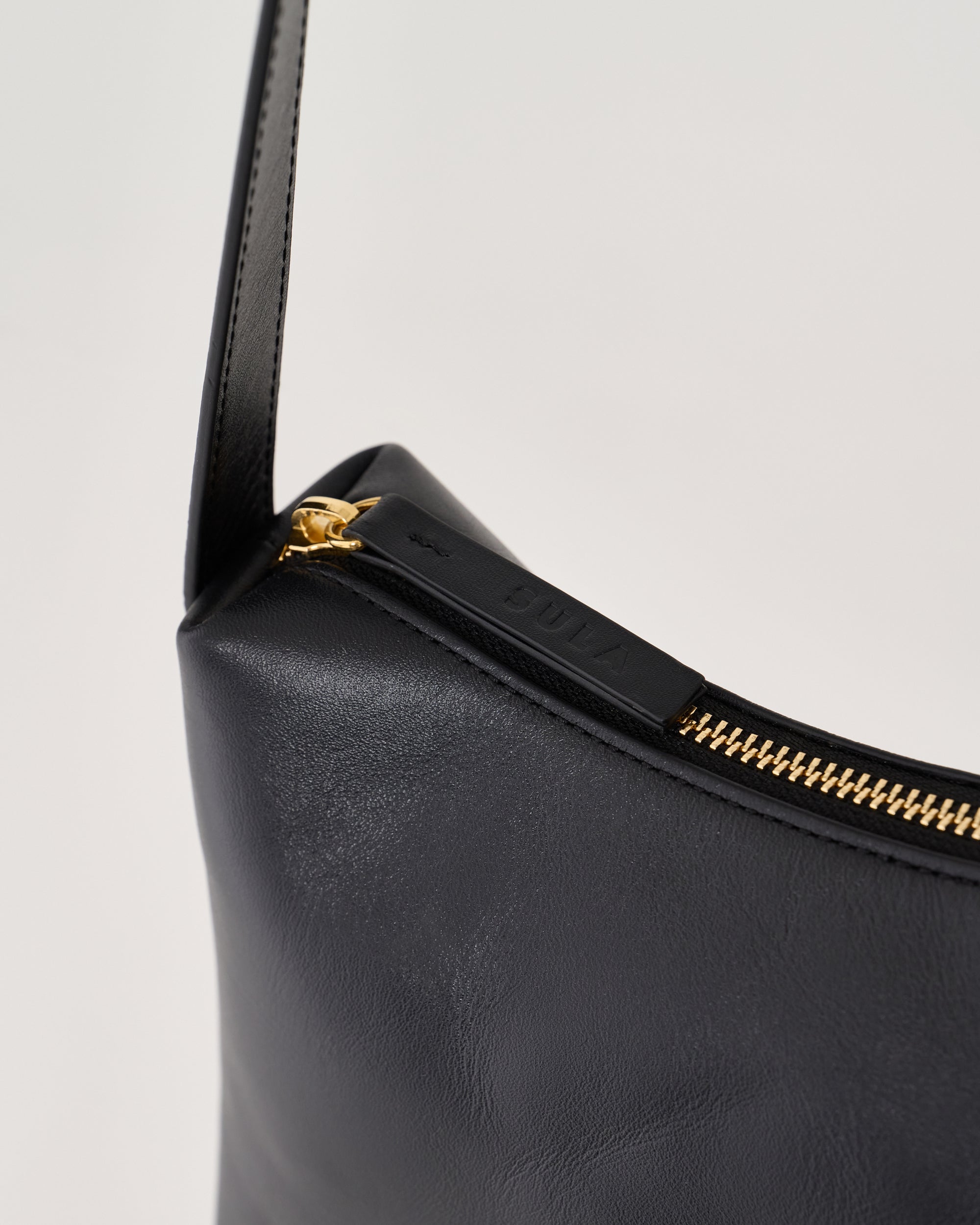 Curve leather bag
